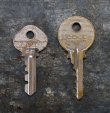 画像2: U.S.A. antique KEYS 2pcs アメリカアンティークキー ヴィンテージキー 鍵 2本セット ヴィンテージ 1940-70s