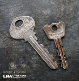 画像: U.S.A. antique KEYS 2pcs アメリカアンティークキー ヴィンテージキー 鍵 2本セット ヴィンテージ 1940-70s