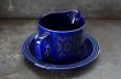 画像3: ENGLAND antique HORNSEA  HEIRLOOM  MILK JUG イギリスアンティーク ホーンジー エアルーム ミッドナイト・ブルー ミルクジャグ・ミルクピッチャー&ソーサー 1970-80's ヴィンテージ  (3)