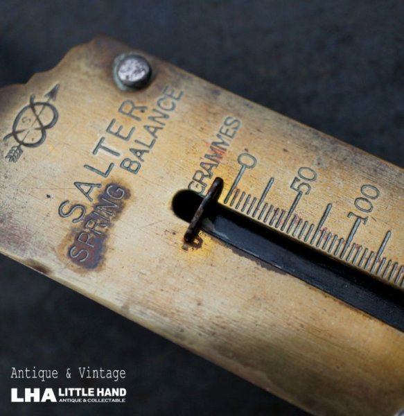 画像1: ENGLAND  antique SALTER SPRING BALANCE イギリスアンティーク  スプリングバランス ポケットバランス ハンキング スケール  はかり  1920-40's  (1)