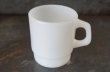画像2: USA vintage【Fire-king】Mug アメリカヴィンテージ  ファイヤーキング スタッキング 白　ホワイト 1977-86's (2)