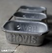 画像1: 【RARE】ENGLAND antique HOVIS BREAD TIN イギリスアンティーク ホーヴィス ミニブレッド缶 3連 ベーキングティンモールド 型 1950's (1)