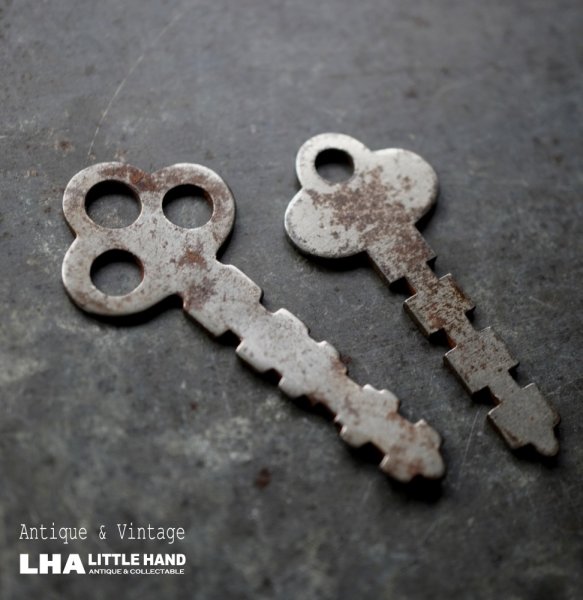 画像1: U.S.A. antique KEYS 2pcs アメリカアンティークキー ヴィンテージキー 鍵 2本セット ヴィンテージ 1940-70s (1)
