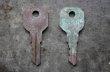 画像2: U.S.A. antique KEYS 2pcs アメリカアンティークキー ヴィンテージキー 鍵 2本セット ヴィンテージ 1940-70s (2)