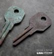 画像1: U.S.A. antique KEYS 2pcs アメリカアンティークキー ヴィンテージキー 鍵 2本セット ヴィンテージ 1940-70s (1)