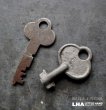画像1: U.S.A. antique KEYS 2pcs アメリカアンティークキー ヴィンテージキー 鍵 2本セット ヴィンテージ 1940-70s (1)