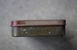 画像8: ENGLAND antique ROSEMARY FLAKE TIN TOBACCO TIN CIGARETTES イギリスアンティーク シガレットケース ティン缶 タバコ缶 ヴィンテージ ブリキ缶1930-50's  (8)