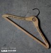画像1: U.S.A. antique Advertising Hanger アメリカアンティーク アドバタイジング 広告入 木製ハンガー ヴィンテージ 1940-70's (1)