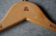 画像3: U.S.A. antique Advertising Hanger アメリカアンティーク アドバタイジング 広告入 木製ハンガー ヴィンテージ 1940-70's (3)
