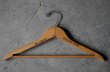 画像2: U.S.A. antique Advertising Hanger アメリカアンティーク アドバタイジング 広告入 木製ハンガー ヴィンテージ 1940-70's (2)