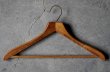画像2: U.S.A. antique Advertising Hanger アメリカアンティーク アドバタイジング 広告入 木製ハンガー ヴィンテージ 1940-70's (2)
