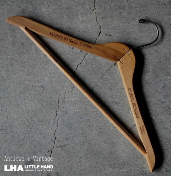画像1: U.S.A. antique Advertising Hanger アメリカアンティーク アドバタイジング 広告入 木製ハンガー ヴィンテージ 1940-70's (1)
