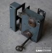 画像1: ENGLAND antique DOOR ROCK with KEY Latchback イギリスアンティーク ドアロック ラッチバック ドアプレート 錠 カギ 1920-40's ドアノブ  (1)