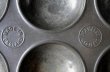 画像4: ENGLAND antique Baking Tin イギリスアンティーク Tala ベーキングティンモールド 9穴  焼き型 菓子型 1940-50’ｓ (4)