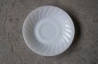 画像3: U.S.A. vintage Fire-king WHITE SWIRL SAUCER アメリカヴィンテージ ファイヤーキング ホワイト スワール ソーサー 1951-60's (3)