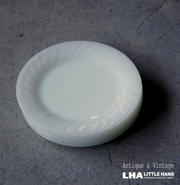 画像1: U.S.A. vintage Fire-king White SWIRL Salad Plate 5SET アメリカヴィンテージ ファイヤーキング ホワイト スワール サラダプレート 5枚セット 1951-60's (1)