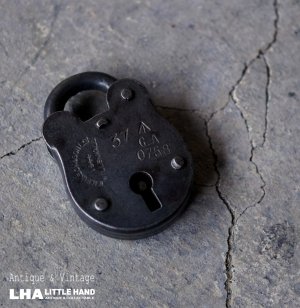 画像: SALE【30%OFF】ENGLAND antique PADLOCK NO KEY イギリスアンティーク クマ型 刻印入り 小さなパドロック 鍵なし 南京錠 ヴィンテージ 1944s