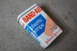 画像2: U.S.A. antique BAND-AID TIN アメリカアンティーク ジョンソン&ジョンソン BAND-AID バンドエイド缶 絆創膏 ヴィンテージ1970-80's  (2)