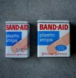 画像1: U.S.A. antique BAND-AID TINS 2pcs アメリカアンティーク ジョンソン&ジョンソン BAND-AID バンドエイド缶 2個SET 絆創膏 ヴィンテージ1970-80's  (1)