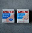 画像1: U.S.A. antique BAND-AID TINS 2pcs アメリカアンティーク ジョンソン&ジョンソン BAND-AID バンドエイド缶 2個SET 絆創膏 ヴィンテージ1970-80's  (1)