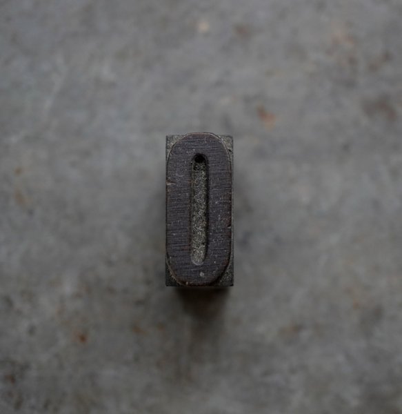 画像1: U.S.A. antique Letterpress 【O】アメリカアンティーク 木製プリンターブロック Ｈ2.1cm ヴィンテージ スタンプ ビンテージ はんこ 数字 1900-40's  (1)