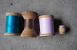 画像4: U.S.A. antique Wooden Spools アメリカアンティーク  英字ロゴ入 刻印入 木製スプール 糸巻き 糸 4個セット  ヴィンテージ 1920-40's