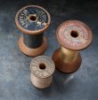 画像2: U.S.A. antique Wooden Spools アメリカアンティーク  英字ロゴ入 刻印入 木製スプール 糸巻き 糸 3個セット  ヴィンテージ 1920-40's