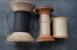 画像2: U.S.A. antique Wooden Spools アメリカアンティーク  英字ロゴ入 刻印入 木製スプール 糸巻き 糸 3個セット  ヴィンテージ 1920-40's
