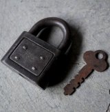 画像: SALE【30%OFF】U.S.A. antique YALE PADLOCK アメリカアンティーク  刻印入 パドロック 南京錠 ヴィンテージ ビンテージ 1940－60's
