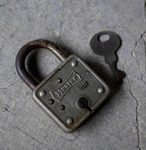 画像: SALE【30%OFF】U.S.A. antique Master PADLOCK アメリカアンティーク  刻印入 パドロック 南京錠 ヴィンテージ ビンテージ 1940－60's