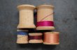画像8: U.S.A. antique Wooden Spools アメリカアンティーク  英字ロゴ入 刻印入 木製スプール 糸巻き 糸 5個セット  ヴィンテージ 1920-40's (8)