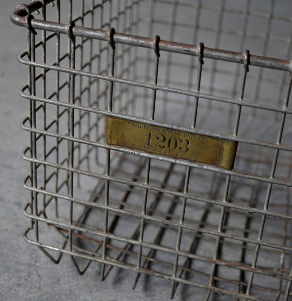 画像1: U.S.A. antique Wire Basket アメリカアンティーク AMERICAN WIRE FORM CO. ナンバータグ付き ワイヤーバスケット 1940-50's  (1)