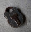 画像2: ENGLAND antique PADLOCK イギリスアンティーク クマ型 刻印入り パドロック NO KEY ヴィンテージ 1920-40's (2)