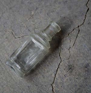 画像: ENGLAND antique Glass Bottle イギリスアンティーク 小さな 香水 ガラスボトル 香水瓶 ガラス瓶 1900-20's