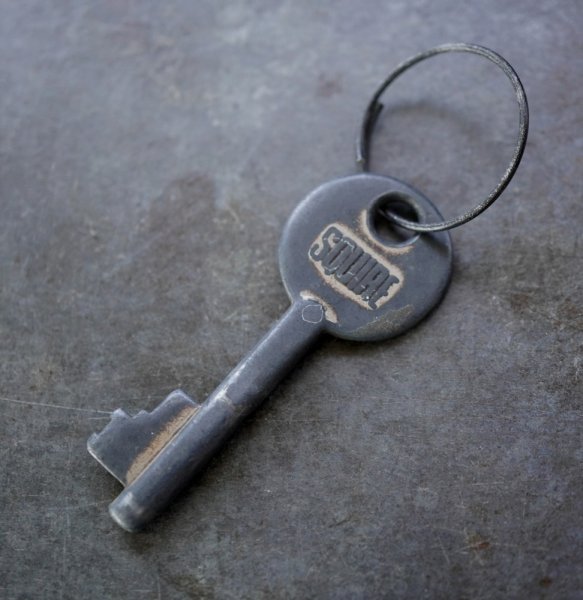 画像1: ENGLAND antique KEY イギリスアンティークキー ヴィンテージキー 鍵  パドロックキー ヴィンテージ 1940-60s (1)