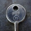 画像3: ENGLAND antique KEY イギリスアンティークキー ヴィンテージキー 鍵  パドロックキー ヴィンテージ 1950-70s (3)