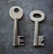 画像3: ENGLAND antique KEYS 2pcs イギリスアンティークキー ヴィンテージキー 鍵 2本セット パドロックキー ヴィンテージ 1950-80s (3)