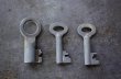 画像3: ENGLAND antique KEYS 3pcs イギリスアンティークキー ヴィンテージキー 小さな鍵 3本セット ヴィンテージ  1940-60's (3)