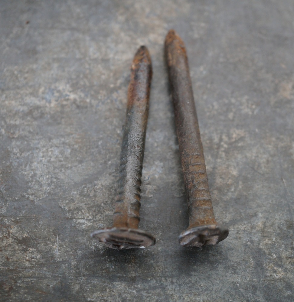 画像3: USA antique Railroad Nails 2pcs アメリカアンティーク レールロード ナンバーネイル 鉄道釘 2本セット 釘 1940-50's