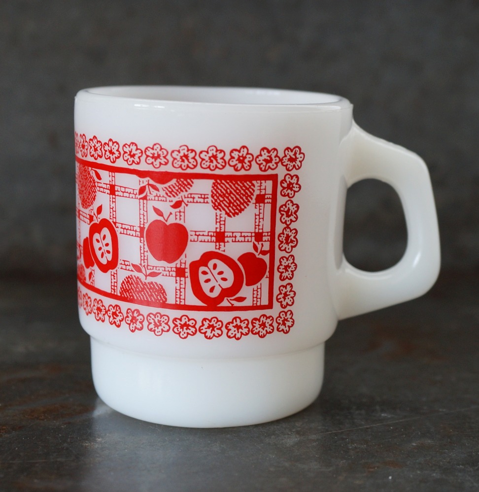 U.S.A. vintage Fire-king Mug Apples On The Mat アメリカ