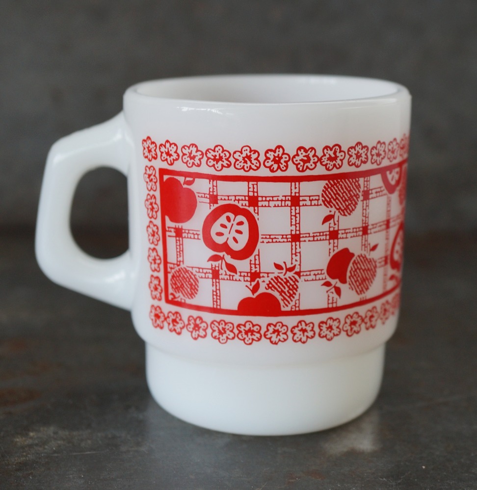 U.S.A. vintage Fire-king Mug Apples On The Mat アメリカ