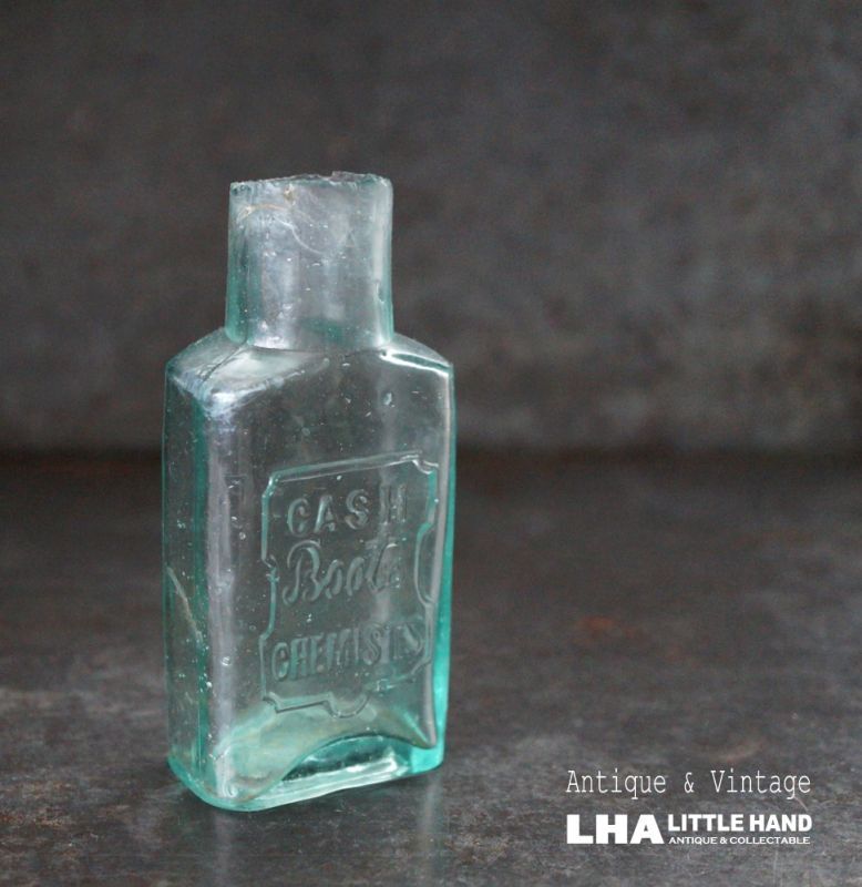 画像1: ENGLAND antique Boots Glass Bottle イギリスアンティーク 筆記体ロゴ【Boots】 ガラスボトル H11.2cm ガラス瓶 1920's