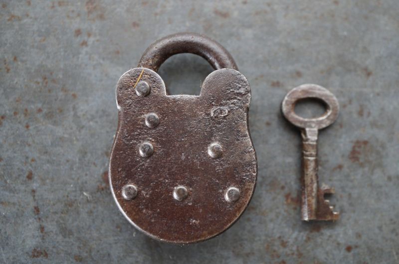 ENGLAND antique PADLOCK with KEY イギリスアンティーク クマ型 刻印