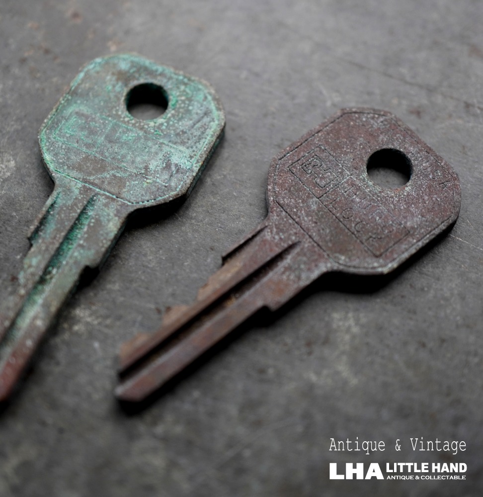 画像1: U.S.A. antique KEYS 2pcs アメリカアンティークキー ヴィンテージキー 鍵 2本セット ヴィンテージ 1940-70s