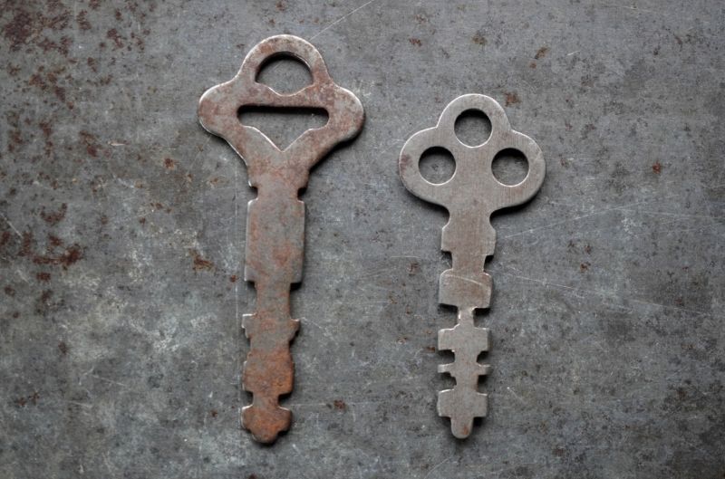 画像2: U.S.A. antique KEYS 2pcs アメリカアンティークキー ヴィンテージキー 鍵 2本セット ヴィンテージ 1940-70s