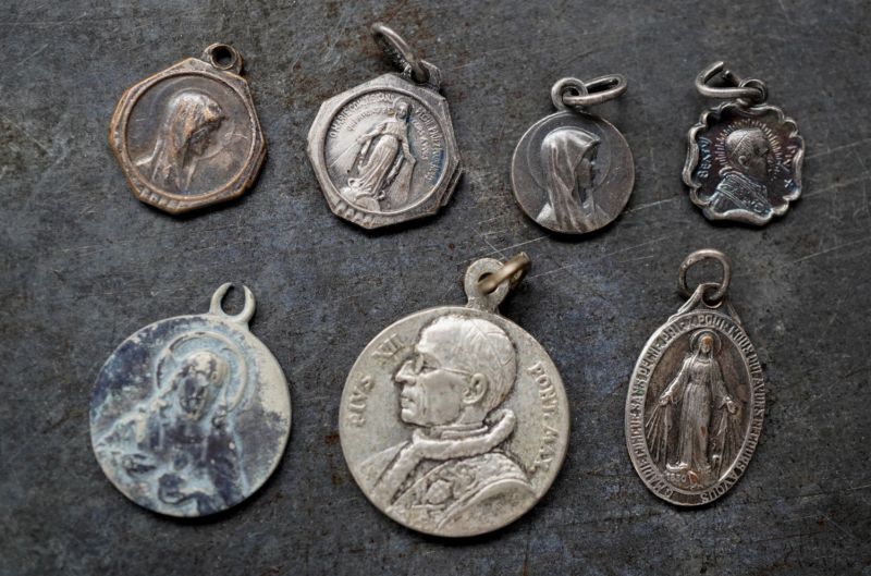 画像2: FRANCE antique MEDAILLE 7pcs フランスアンティーク メダイユ 7個セット ロザリオ  1930-50's