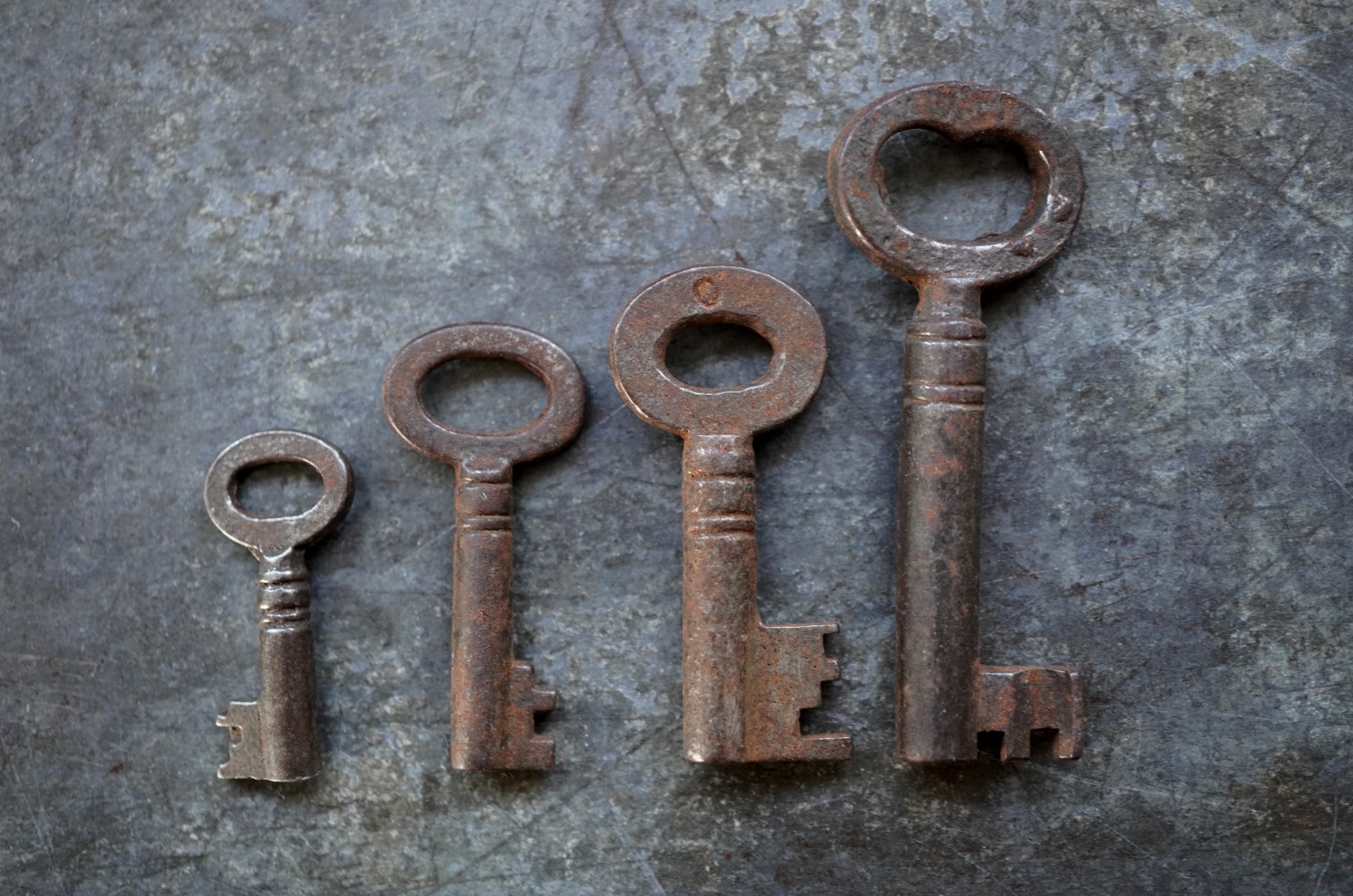 画像3: ENGLAND antique KEYS 4pcs イギリスアンティークキー ヴィンテージキー 小さな鍵 4本セット ヴィンテージ 1900-50's