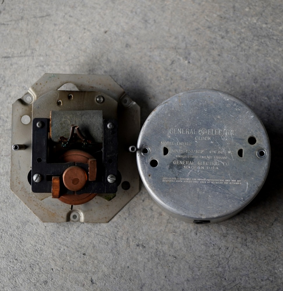 画像1: U.S.A. antique GENERAL ELECTRIC wall clock  MOVEMENT PARTS  アメリカアンティーク ムーブメント 掛け時計 機械部品 ジャンク ヴィンテージ 1940-70's